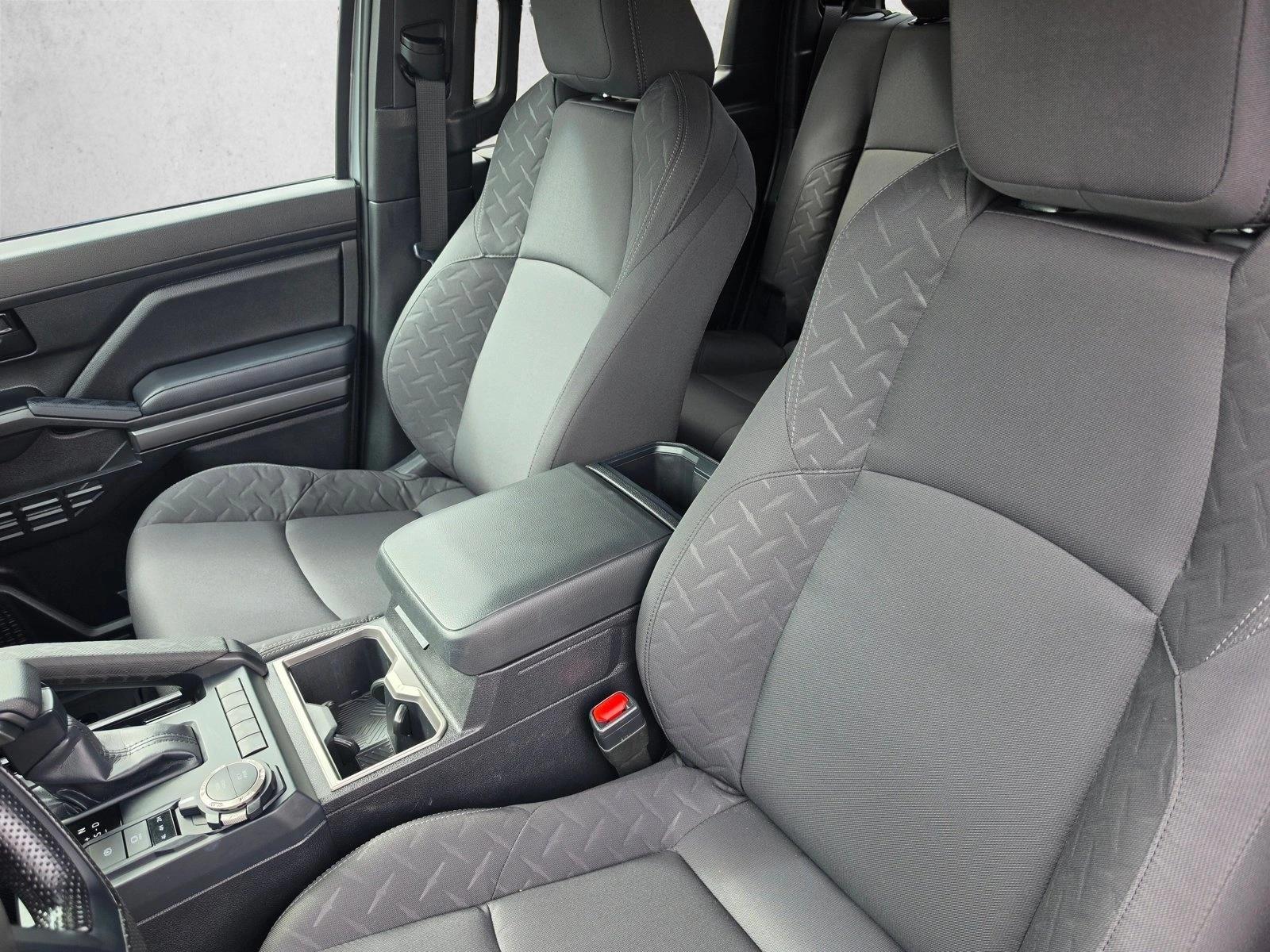 2026 Toyota Tacoma SR5 - Photo 23