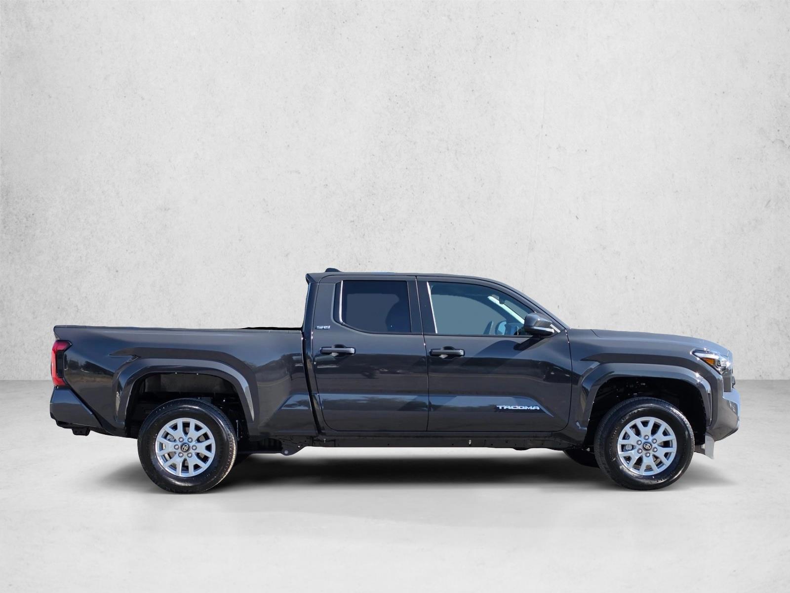 2026 Toyota Tacoma SR5 - Photo 6