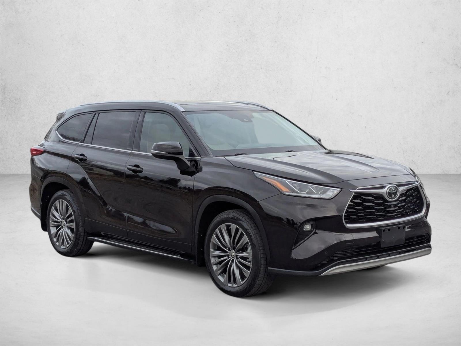 2021 Toyota Highlander Platinum photo 3