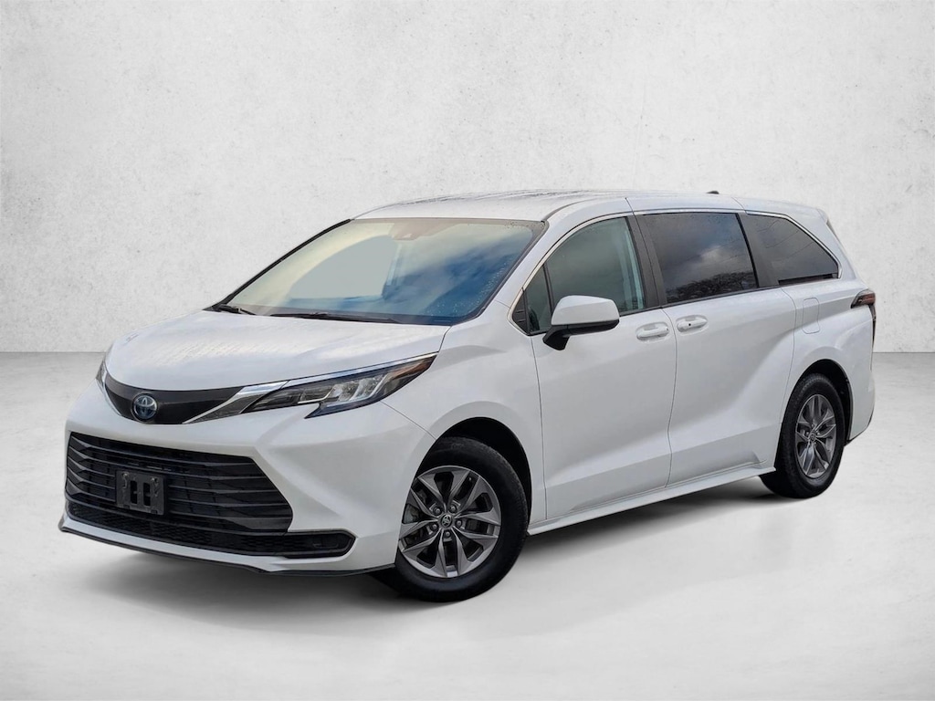Used 2023 Toyota Sienna LE 8 Passenger Van Passenger Van