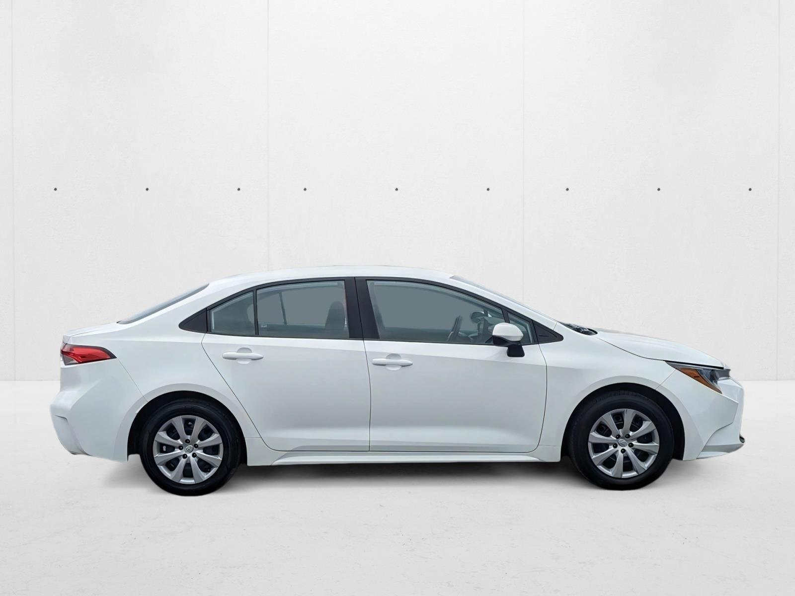 2024 Toyota Corolla LE photo 3