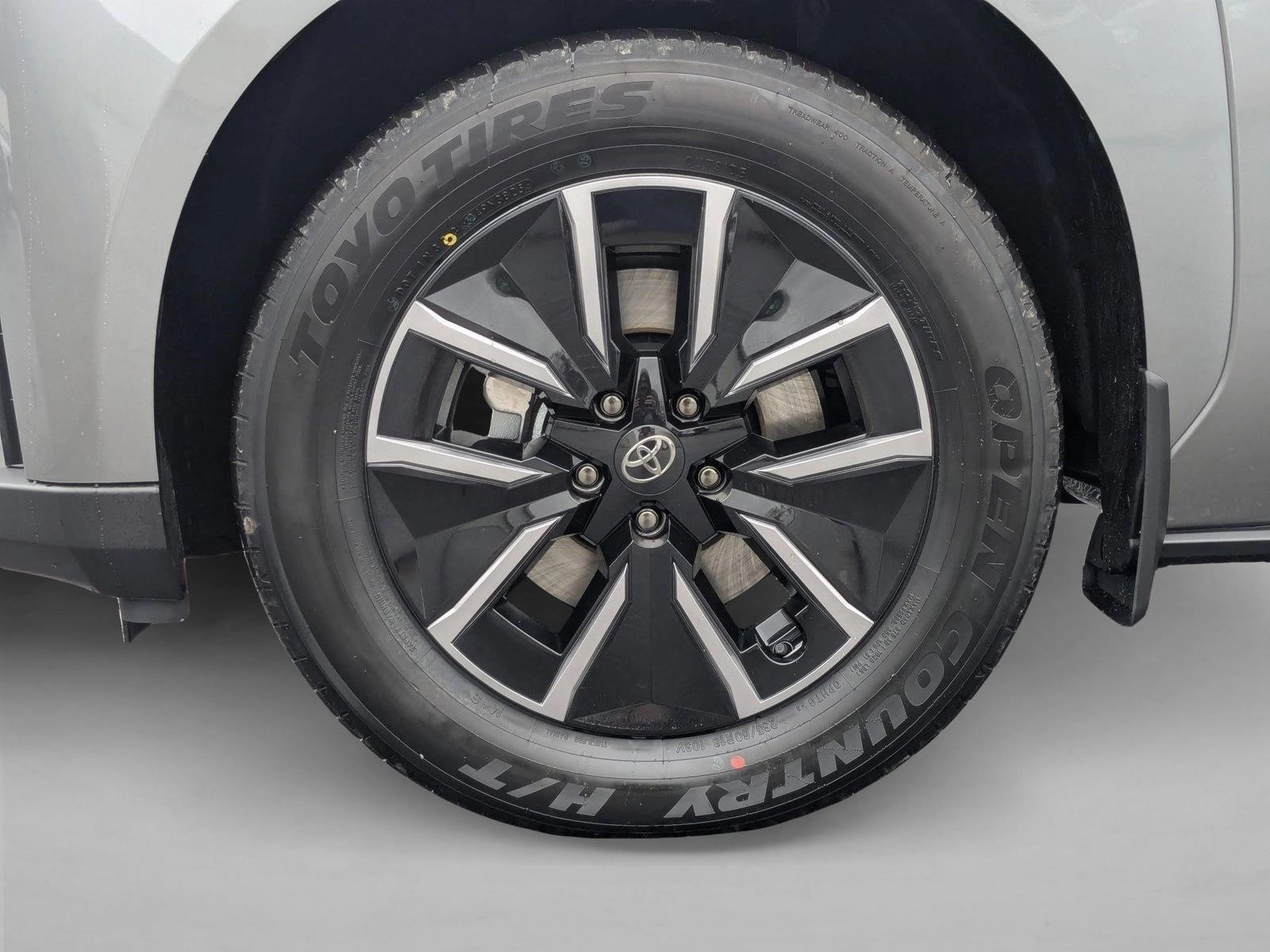 2026 Toyota bZ XLE - Photo 10