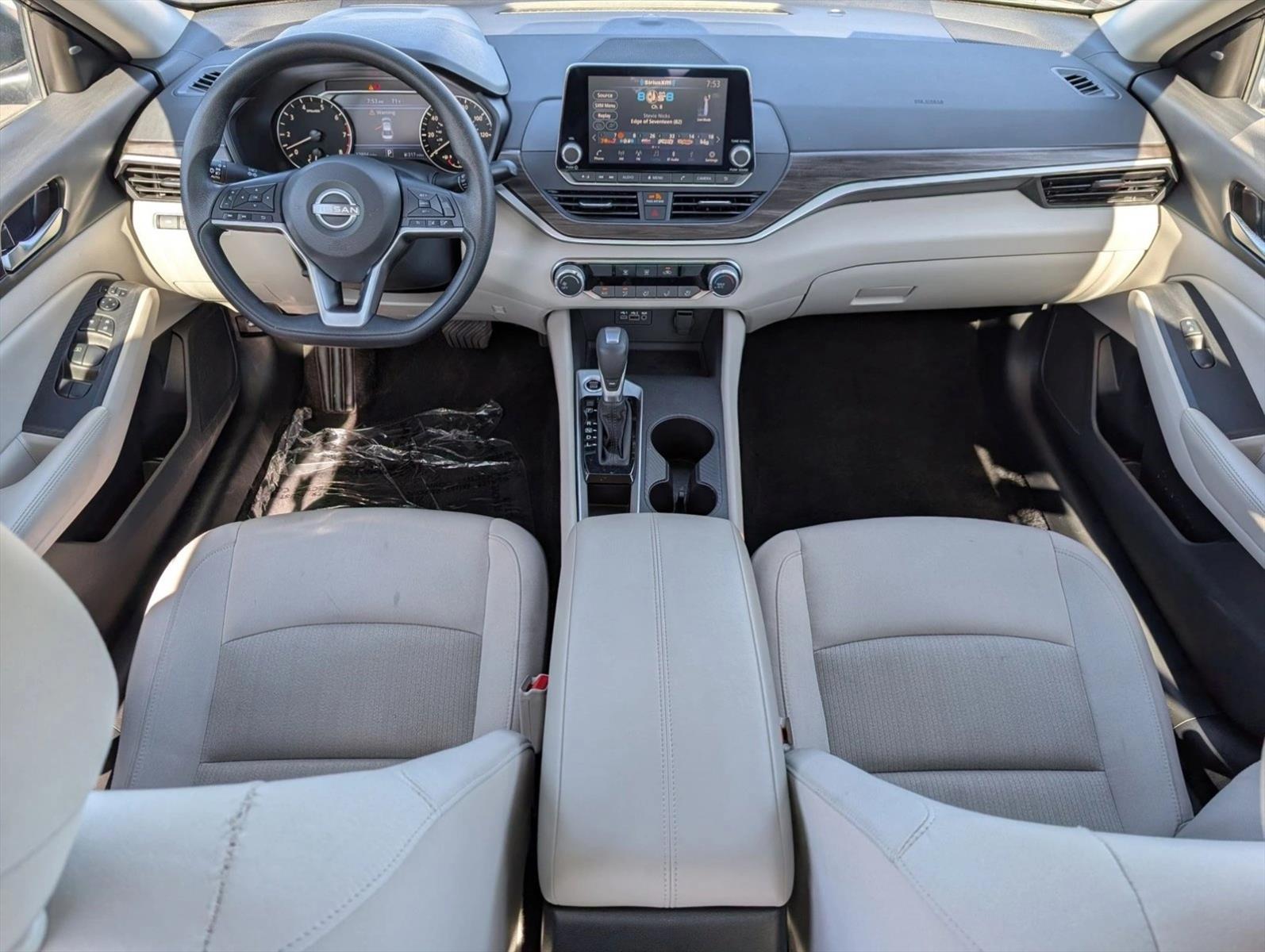 2025 Nissan Altima SV - Photo 22