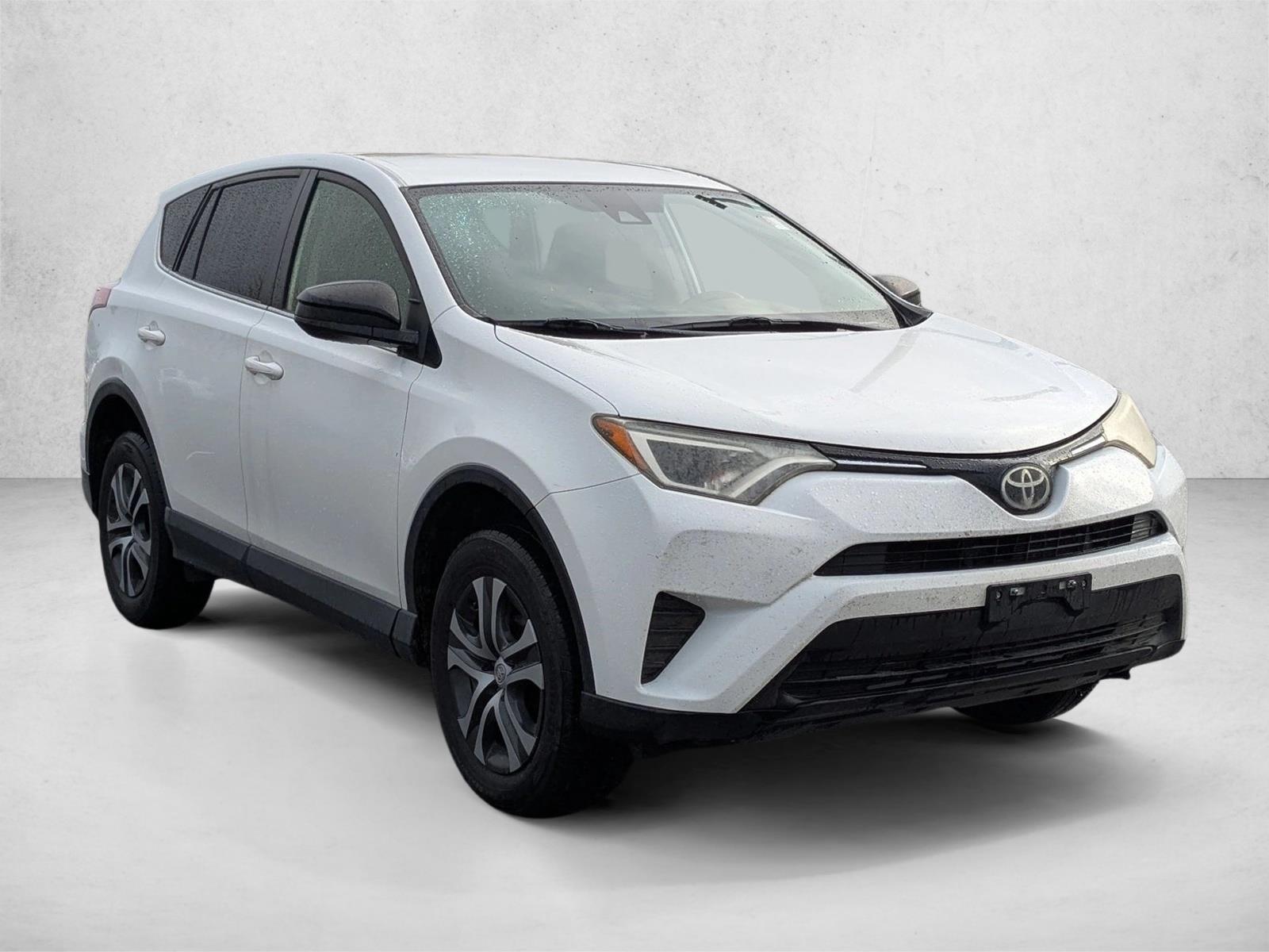 2018 Toyota RAV4 LE photo 2