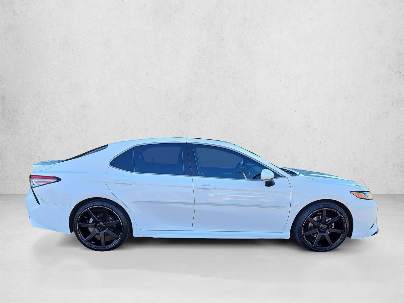 Used 2018 Toyota Camry SE Sedan