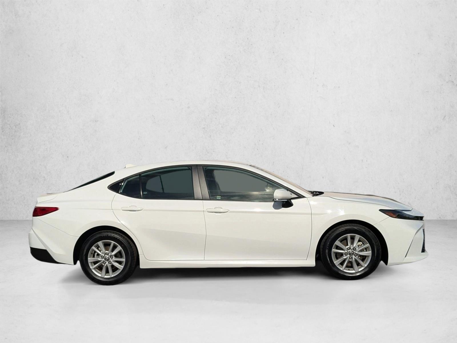 2025 Toyota Camry LE photo 4