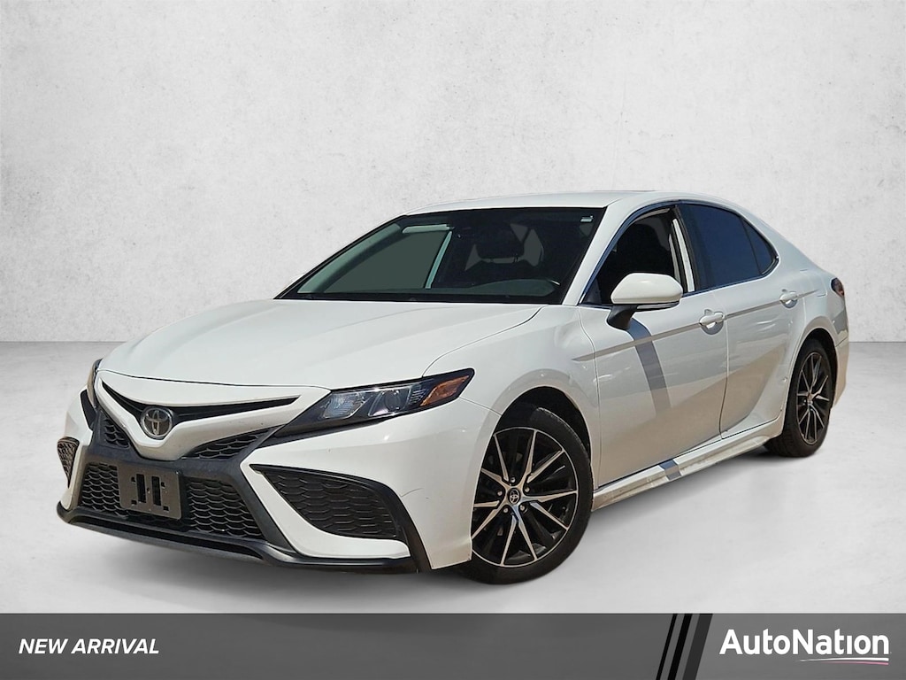Used 2023 Toyota Camry SE Sedan