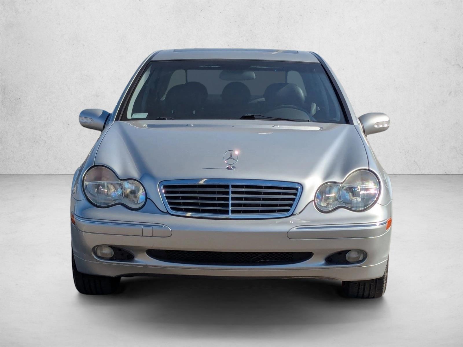 2003 Mercedes Benz C Sedan photo 2