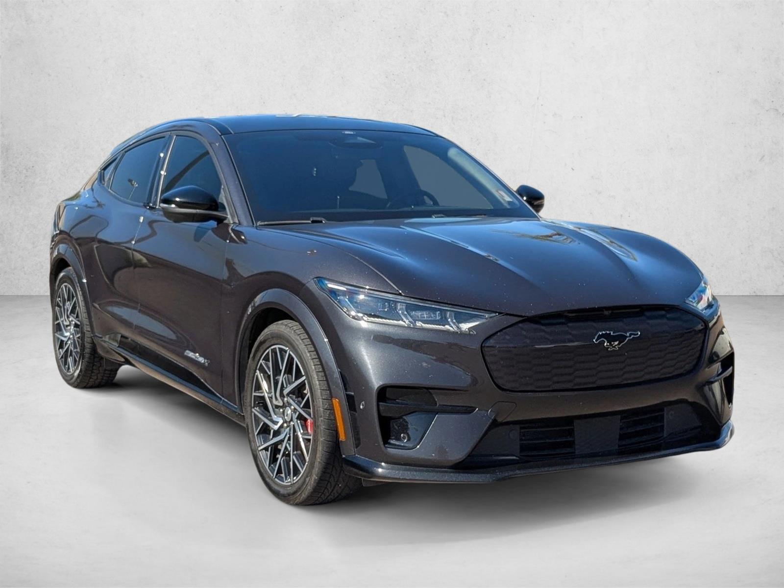 2022 Ford Mustang Mach-E GT photo 3