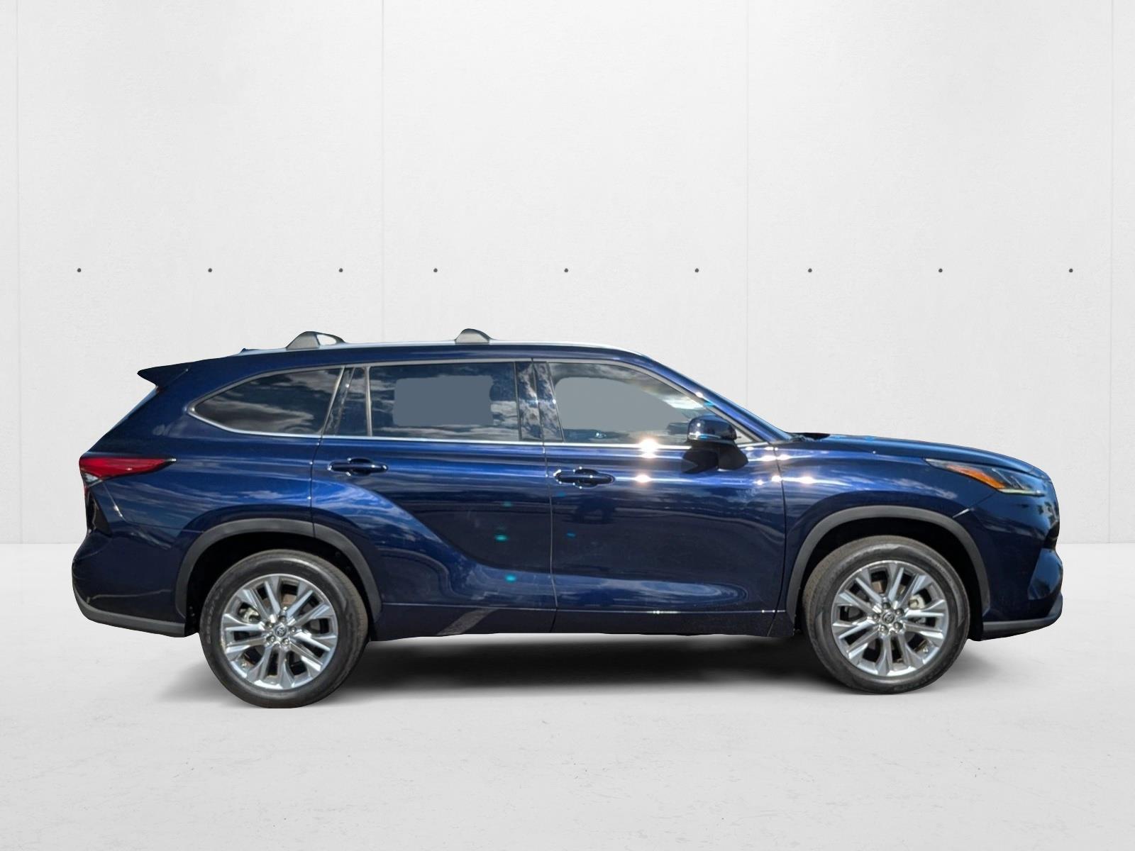2023 Toyota Highlander Limited photo 4