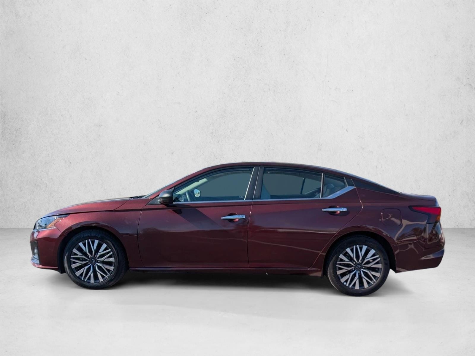 2025 Nissan Altima SV - Photo 9