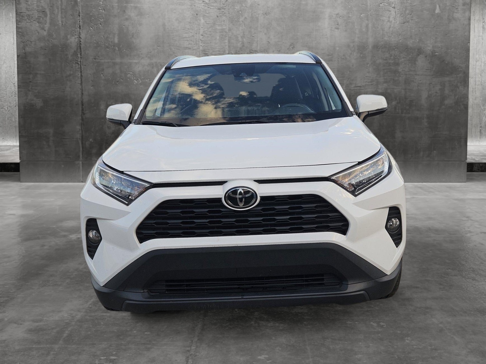 Used 2021 Toyota RAV4 XLE with VIN 2T3W1RFV2MC167218 for sale in Tempe, AZ