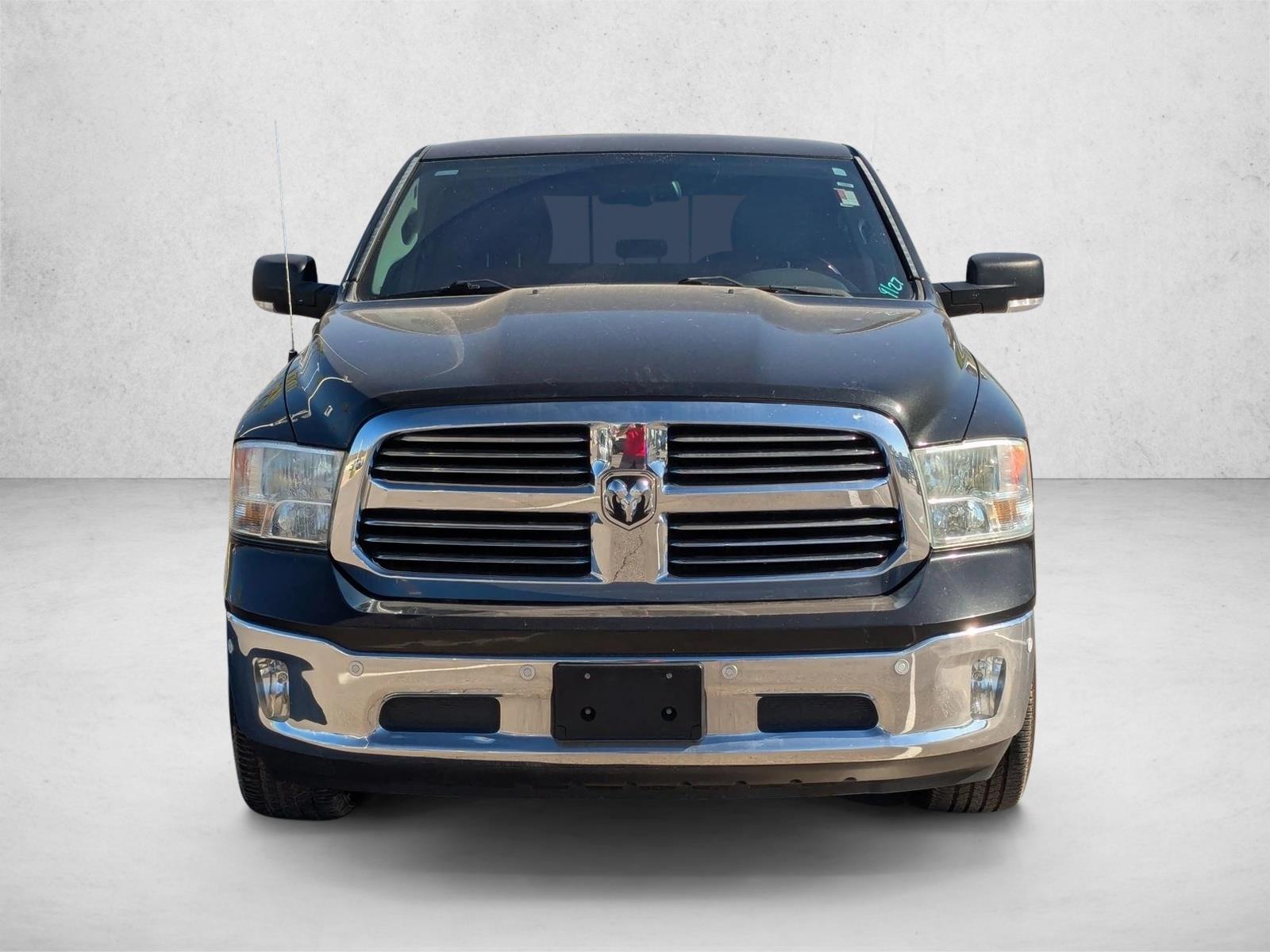 2016 Ram 1500 SLT photo 2