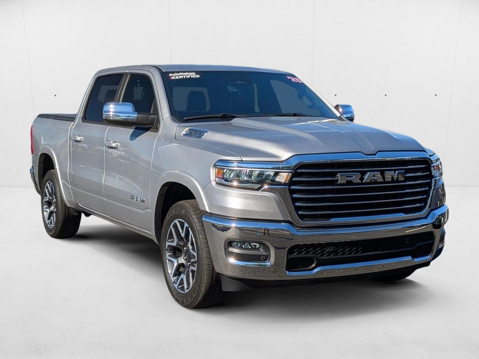 2025 Ram 1500 Laramie photo 3