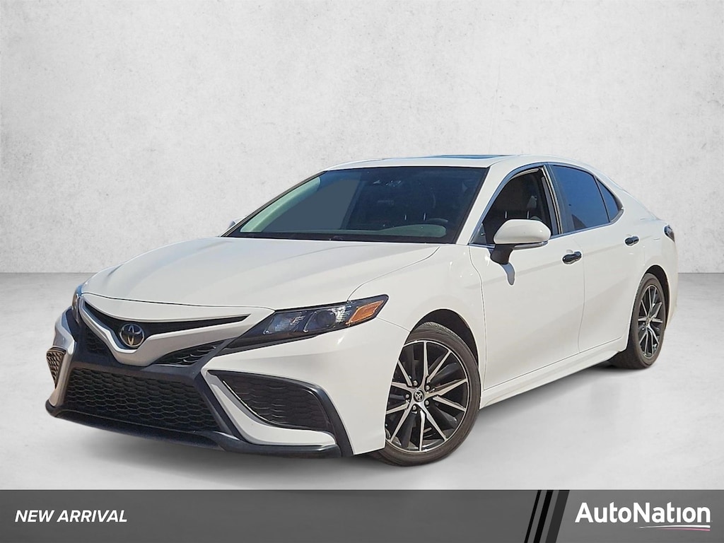 Used 2023 Toyota Camry SE Sedan