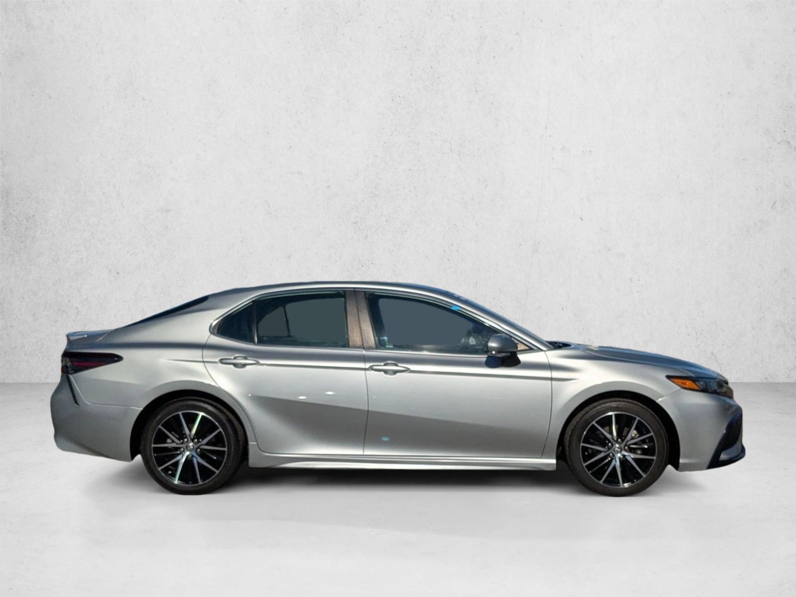 2023 Toyota Camry SE photo 4