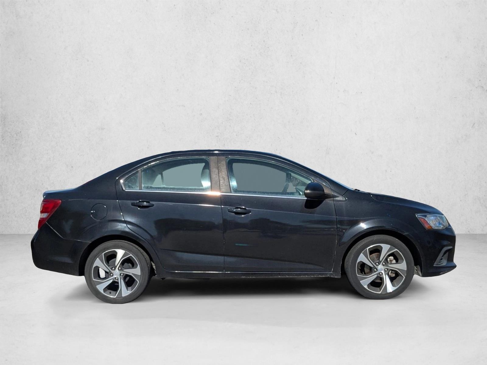 2019 Chevrolet Sonic Premier photo 4