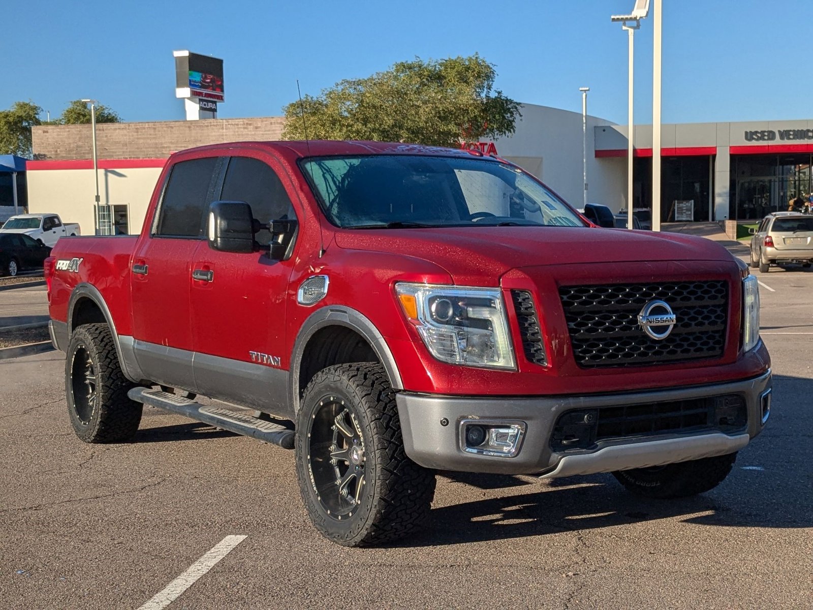 2017 Nissan Titan PRO-4X photo 3