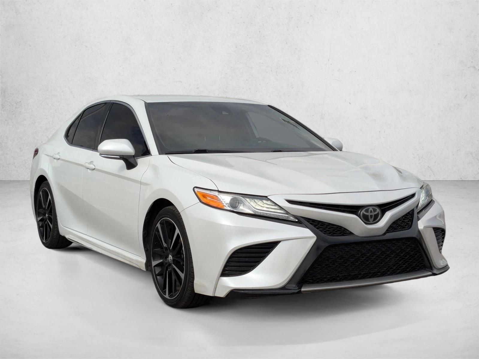 2020 Toyota Camry XSE photo 3