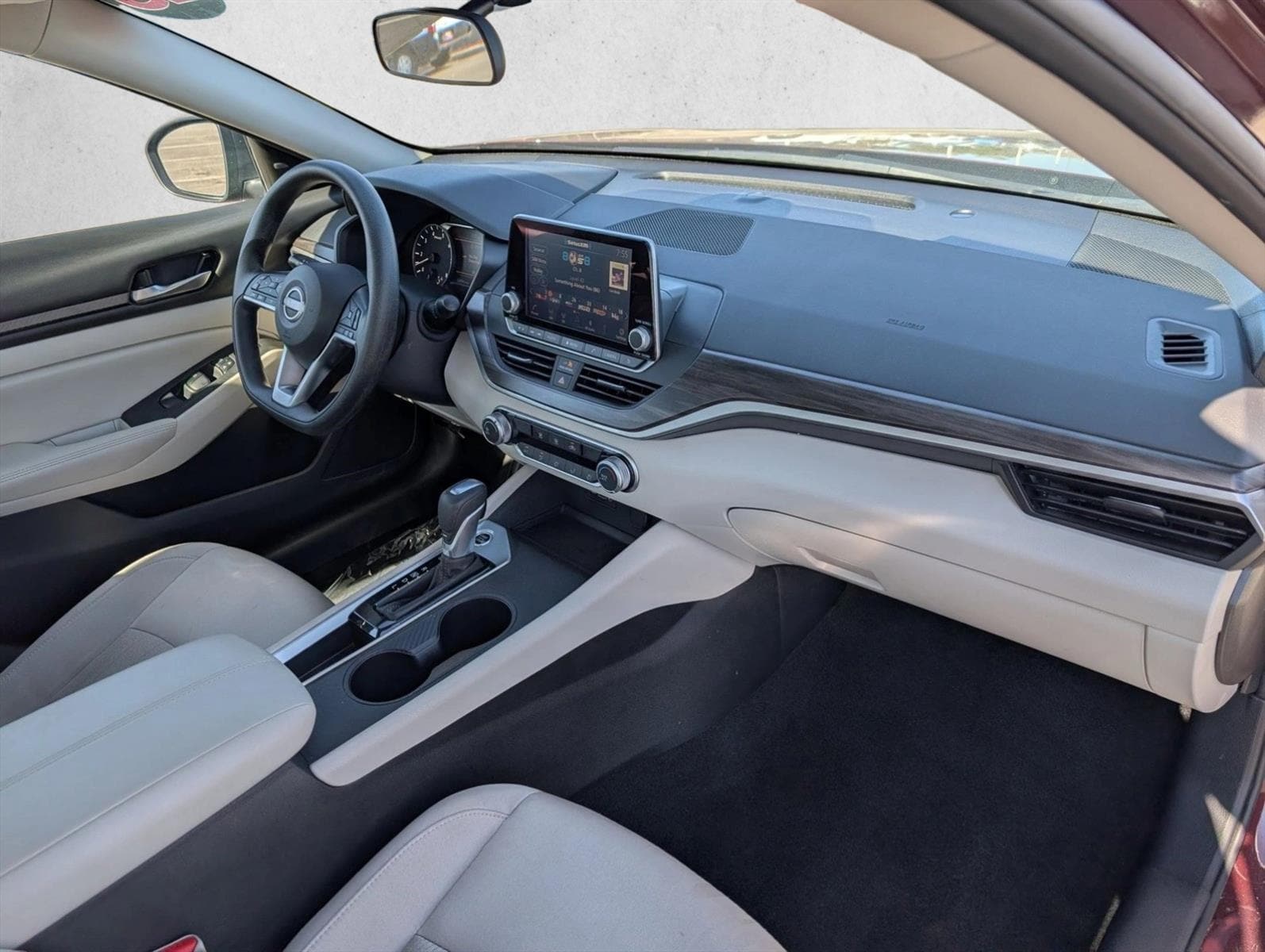 2025 Nissan Altima SV - Photo 26