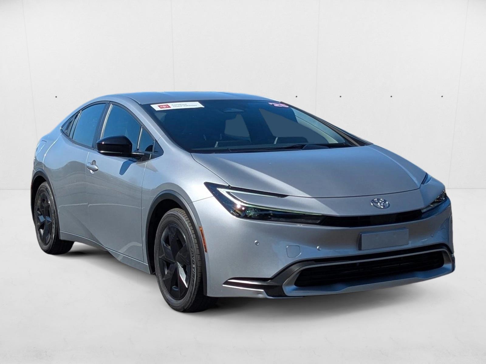 2025 Toyota Prius Plug-in Hybrid SE photo 3