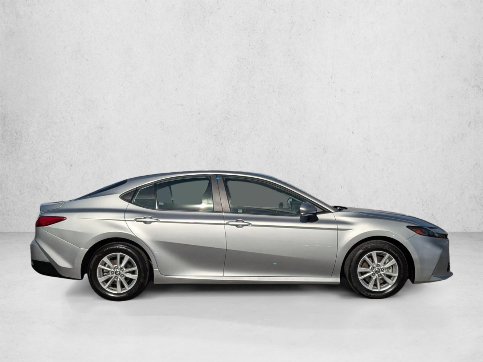 2025 Toyota Camry LE photo 4