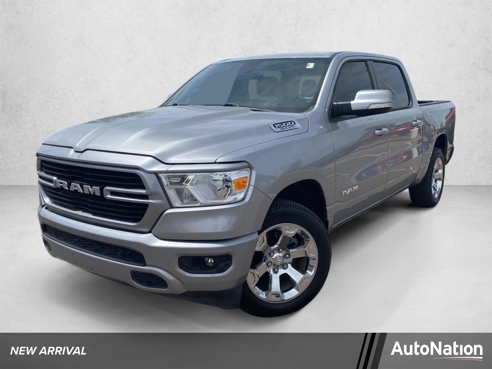 2020 RAM 1500 Big Horn/Lone Star 4x4 Crew Cab 5'7's photo