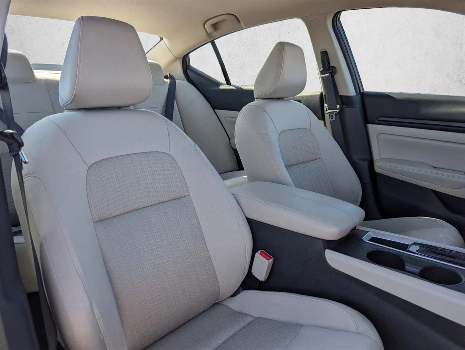 2025 Nissan Altima SV - Photo 25