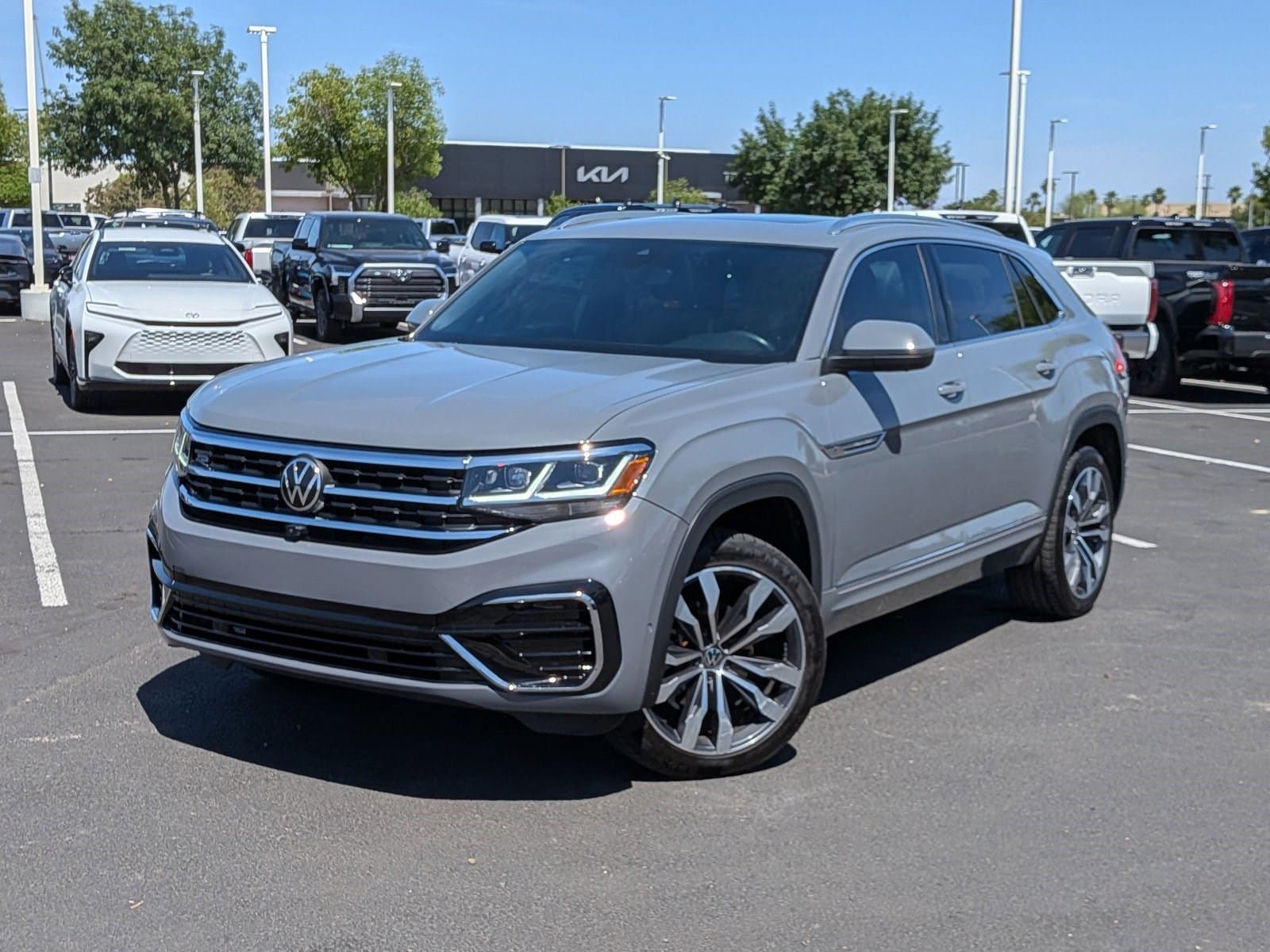 2023 Volkswagen Atlas Cross Sport SEL Premium R-Line