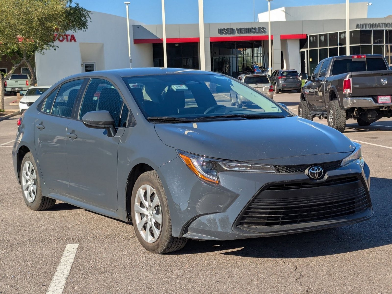 2025 Toyota Corolla LE photo 3