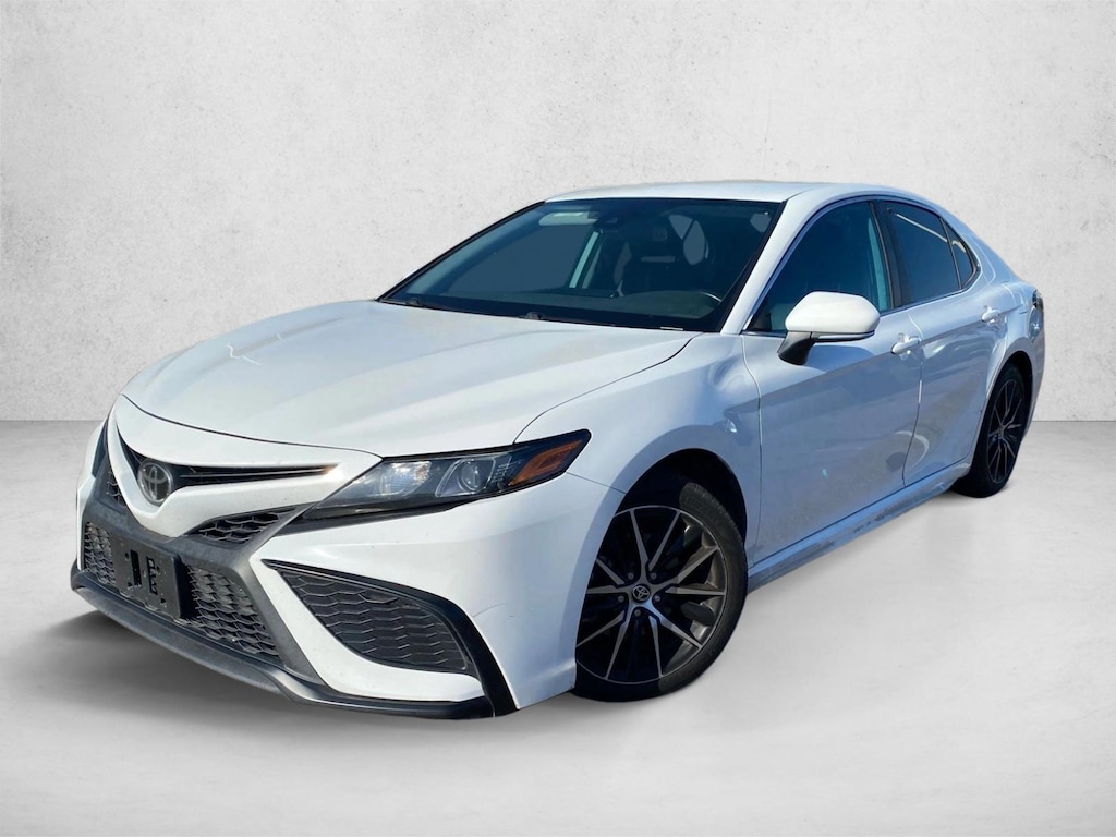 Used 2023 Toyota Camry SE Sedan