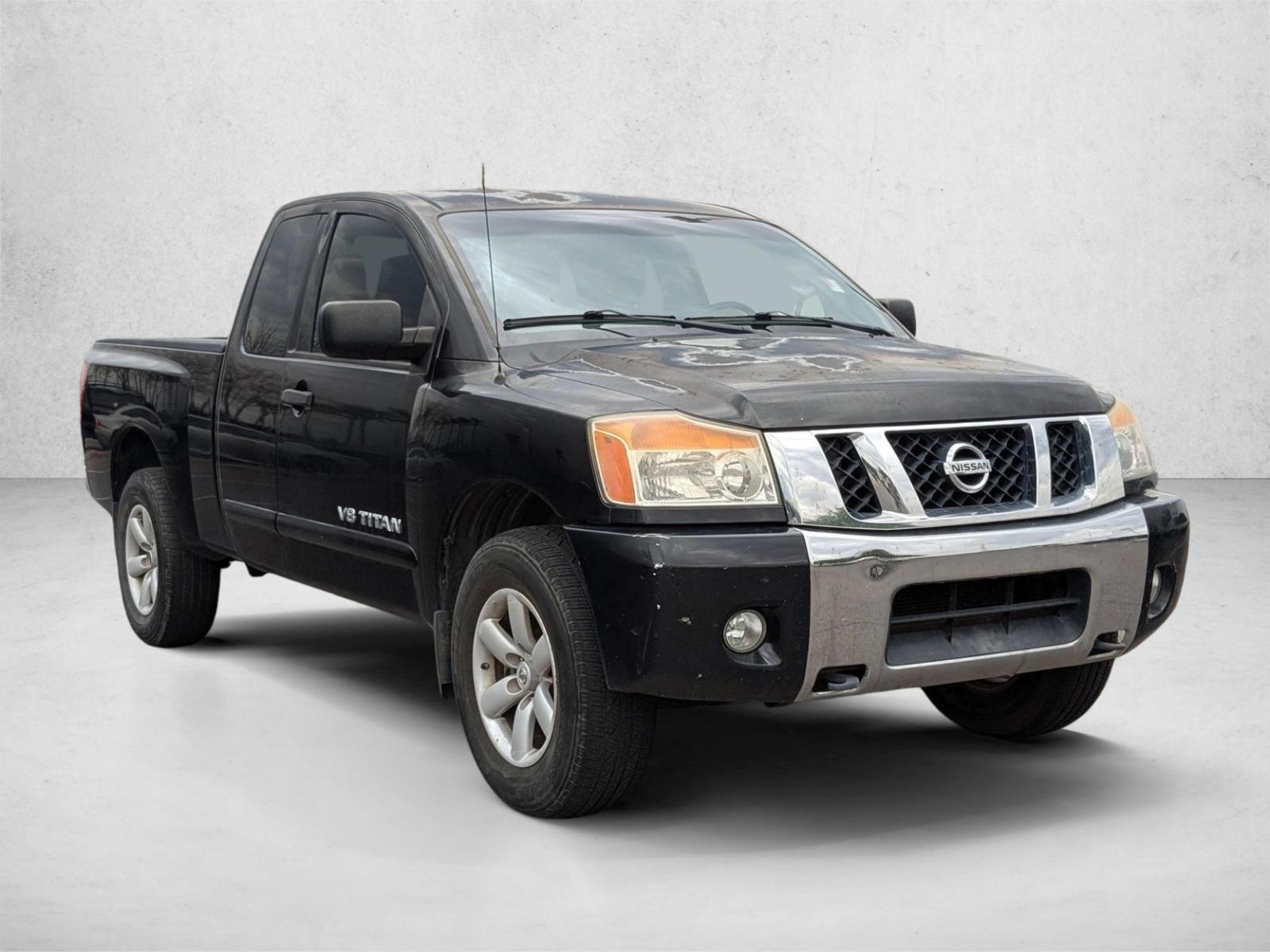 2012 Nissan Titan SV photo 3