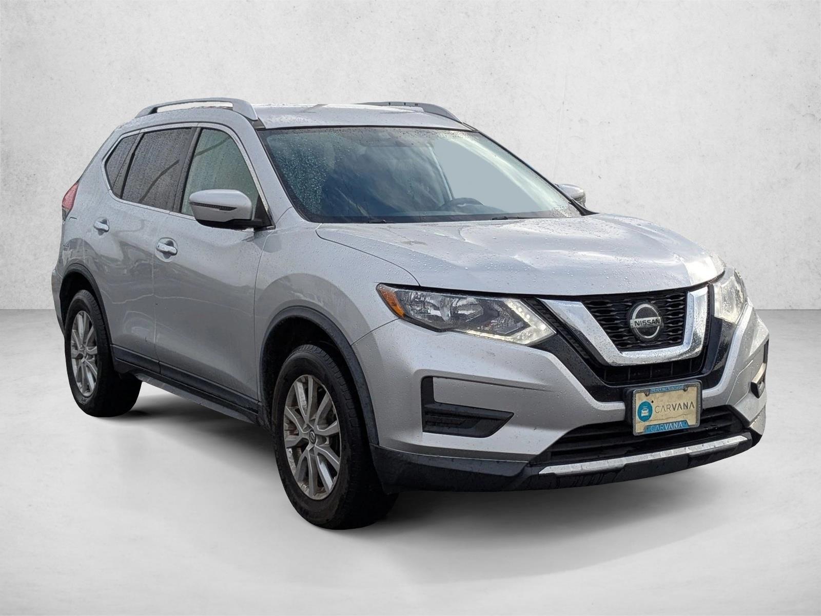 2018 Nissan Rogue SV photo 3