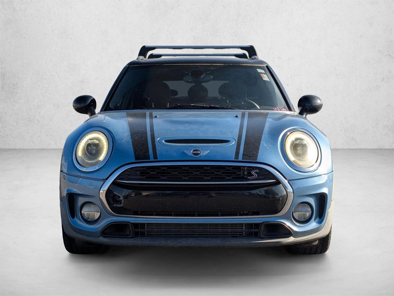 2017 Mini Clubman Base S ALL4 photo 2