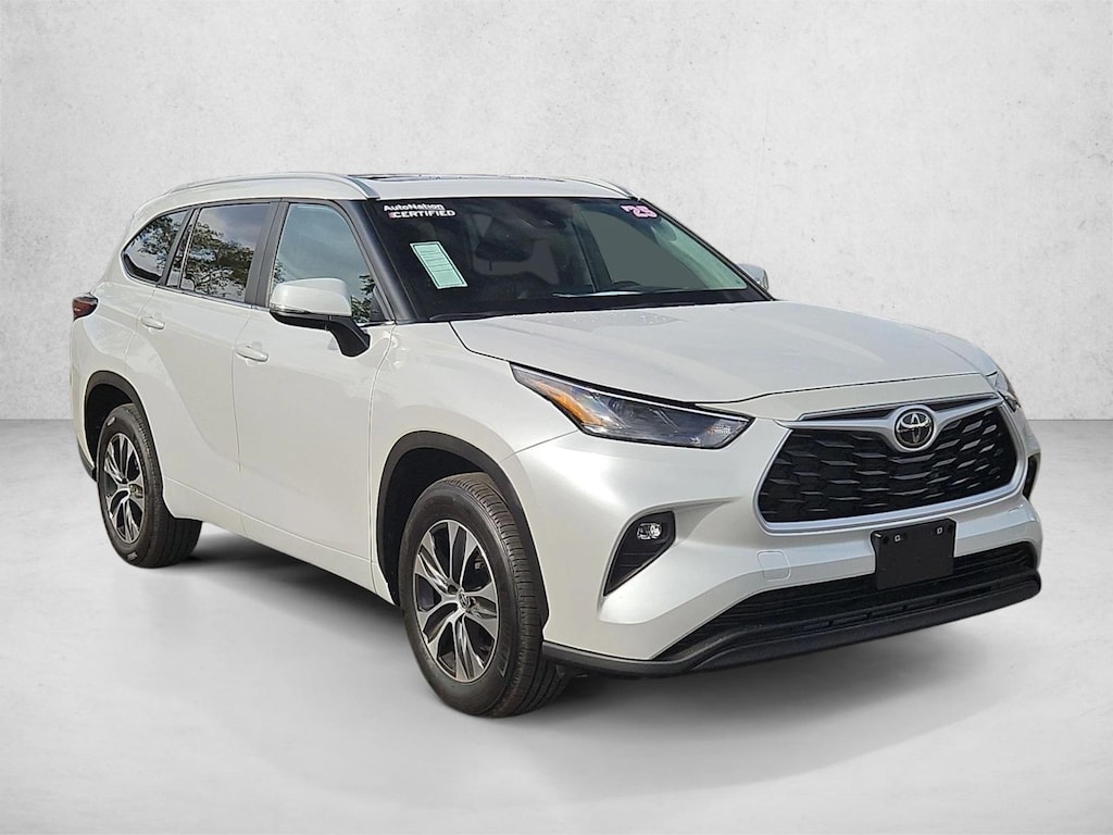 Used 2025 Toyota Highlander XLE SUV