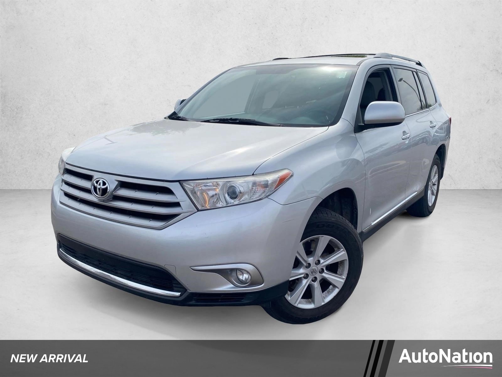 2013 Toyota Highlander Plus V6's photo