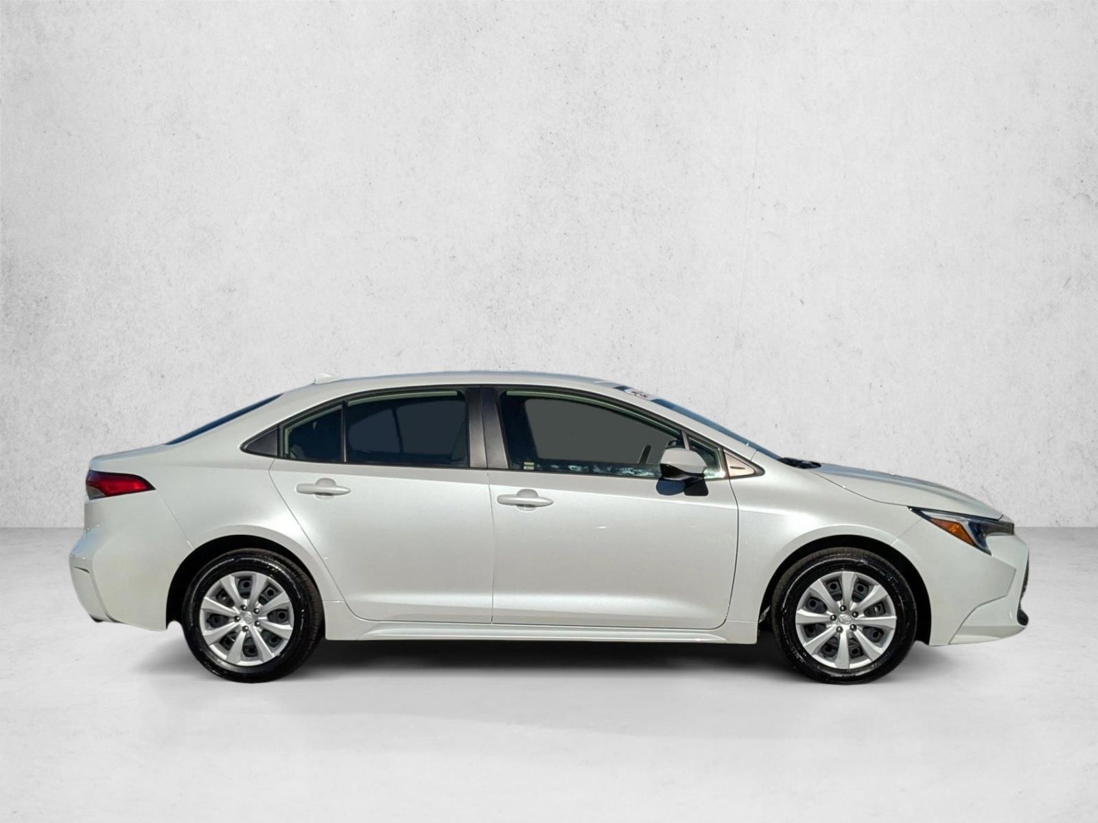 2025 Toyota Corolla Hybrid LE photo 4