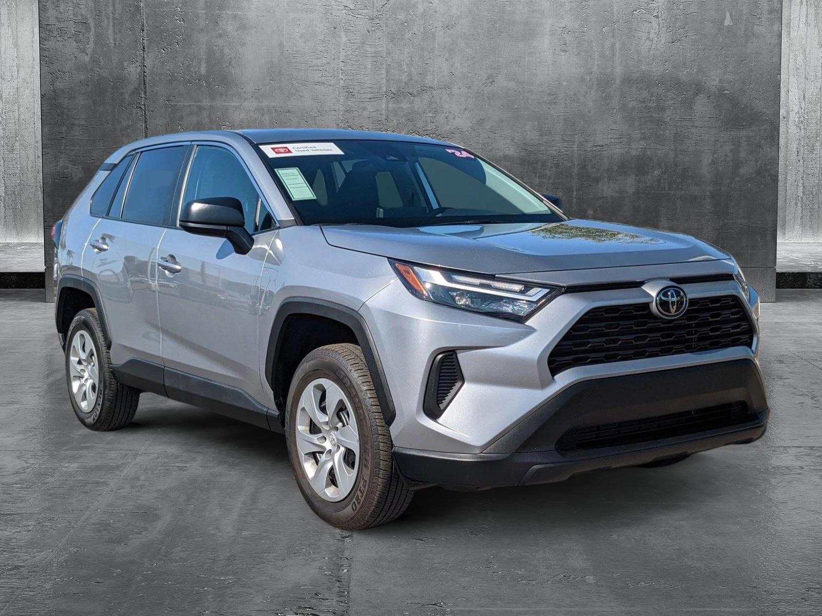 2024 Toyota RAV4 LE photo 3
