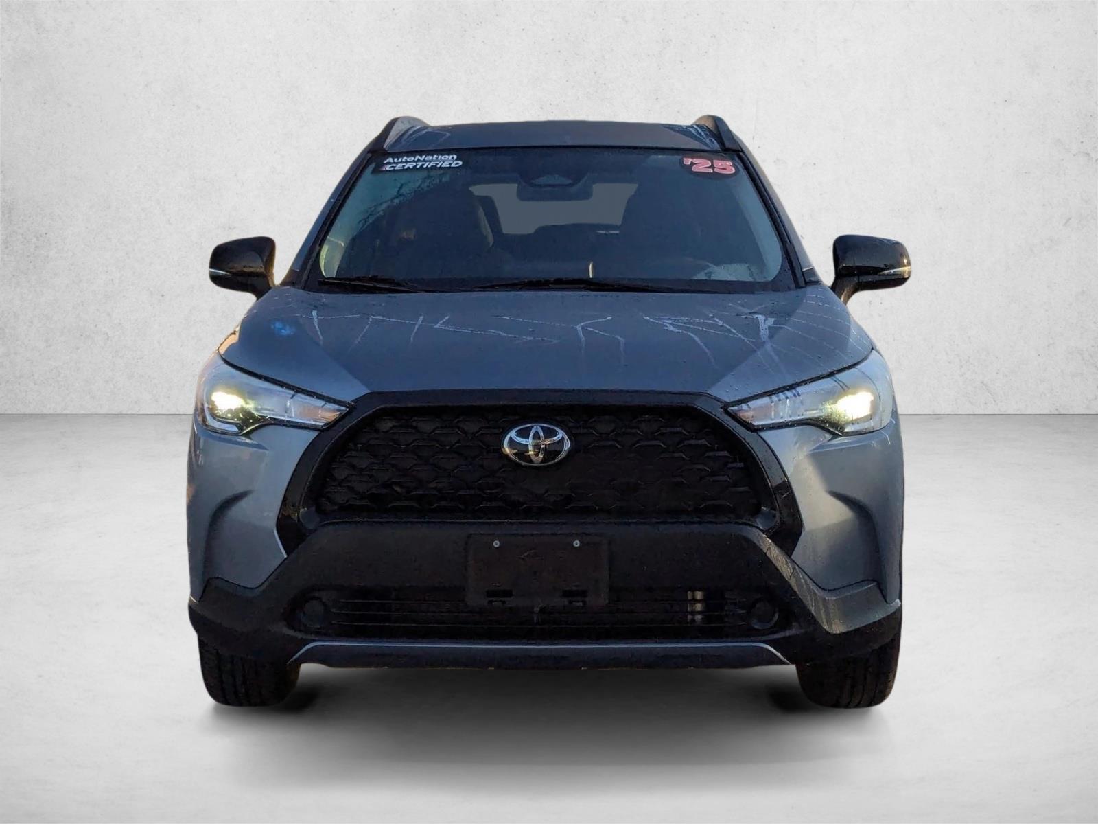 2025 Toyota Corolla Cross LE photo 2