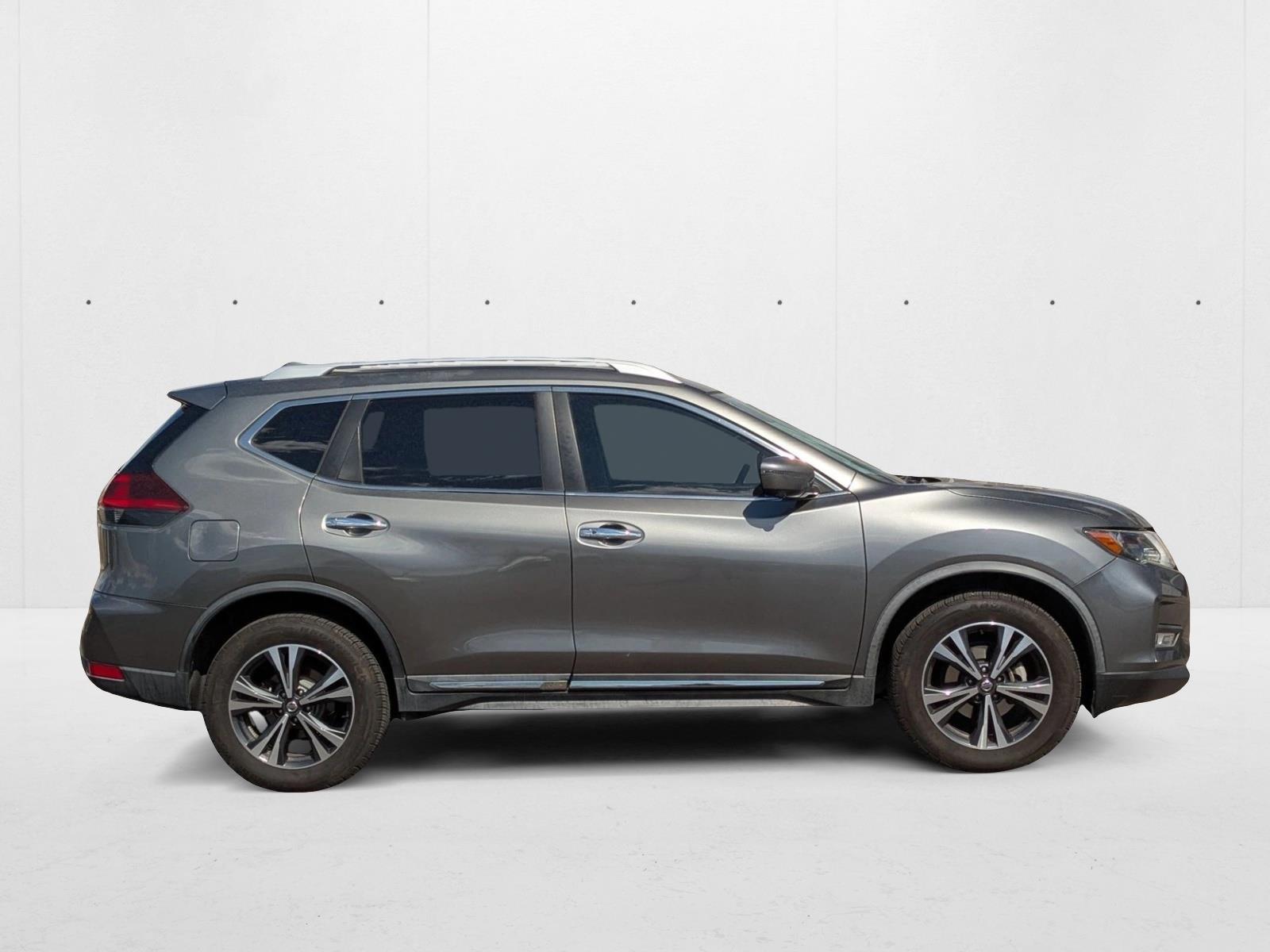 2018 Nissan Rogue SL photo 4
