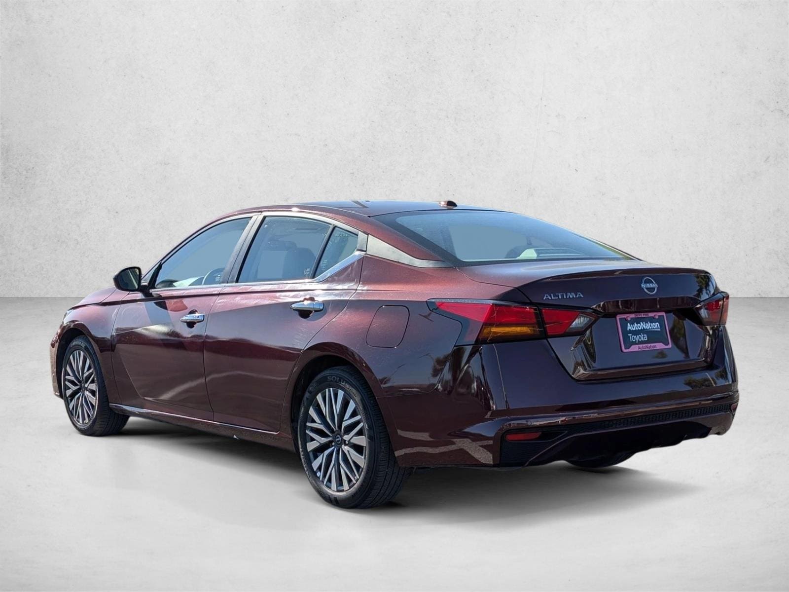 2025 Nissan Altima SV - Photo 8