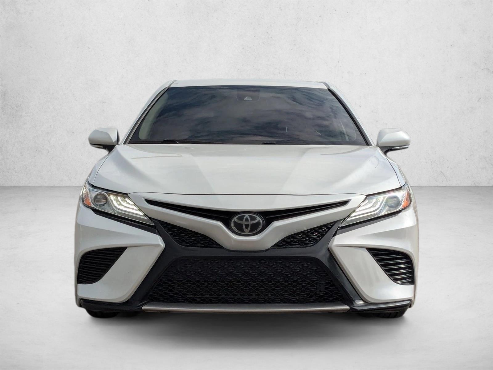 2020 Toyota Camry XSE photo 2