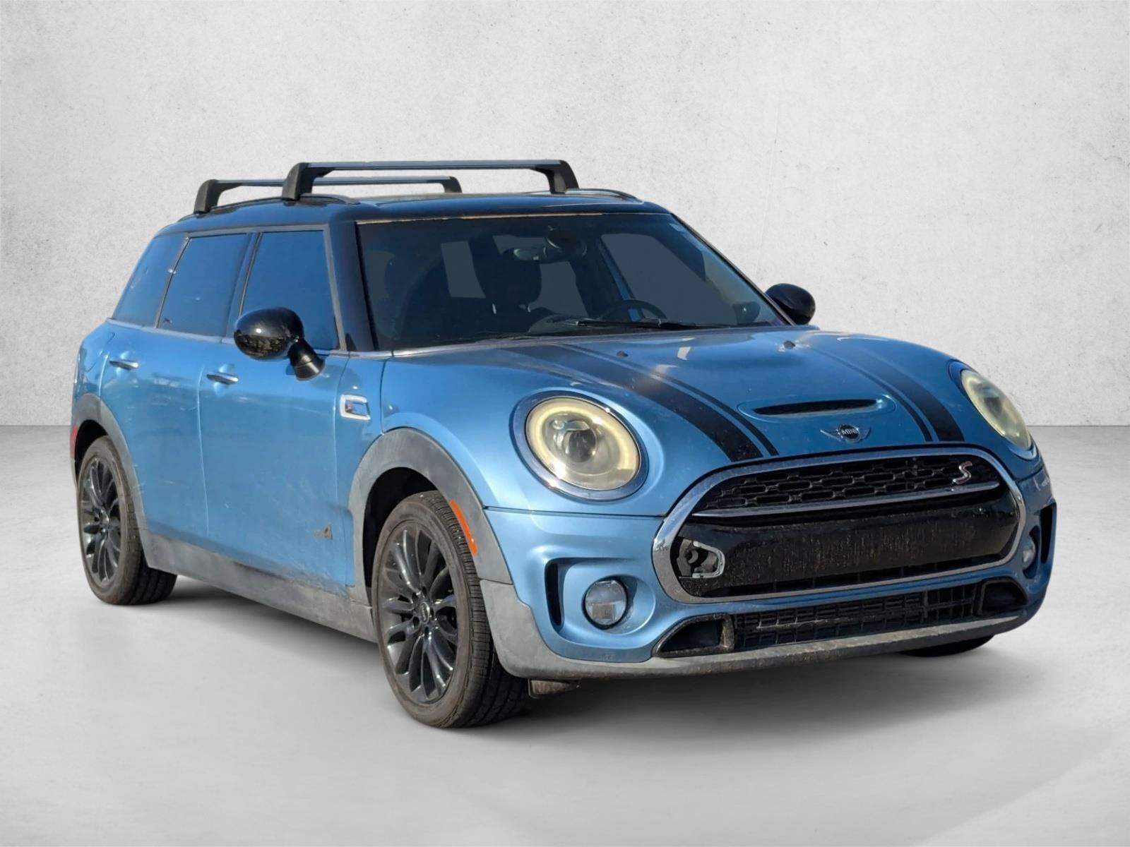 2017 Mini Clubman Base S ALL4 photo 3