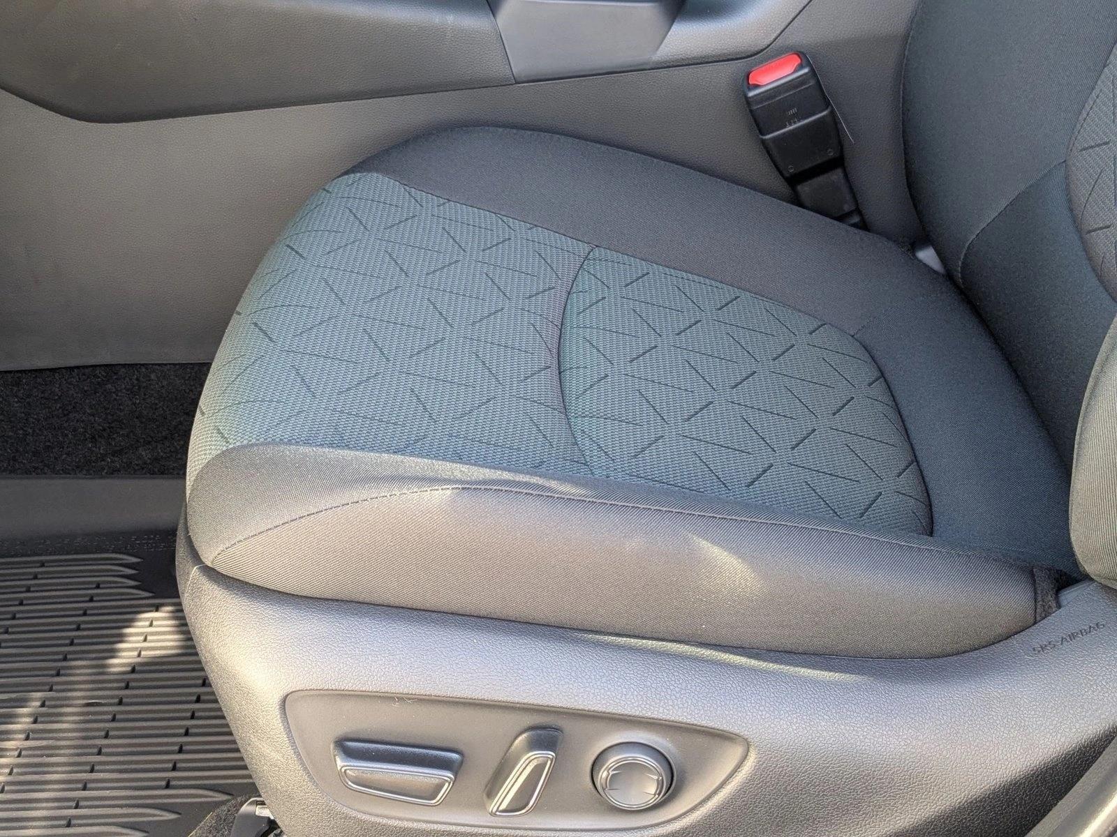 2025 Toyota RAV4 XLE photo 3