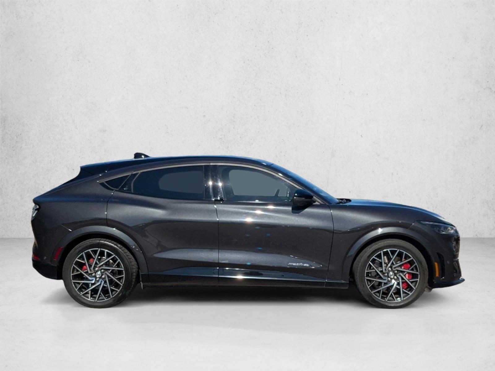2022 Ford Mustang Mach-E GT photo 4