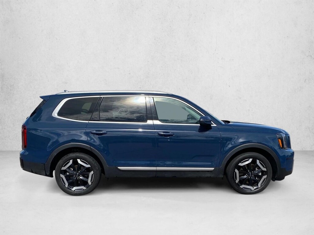 Used 2025 Kia Telluride S SUV