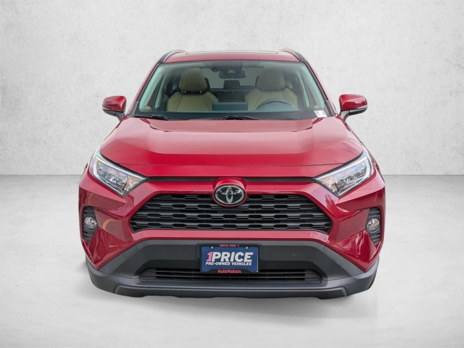 2020 Toyota RAV4 XLE Premium photo 2
