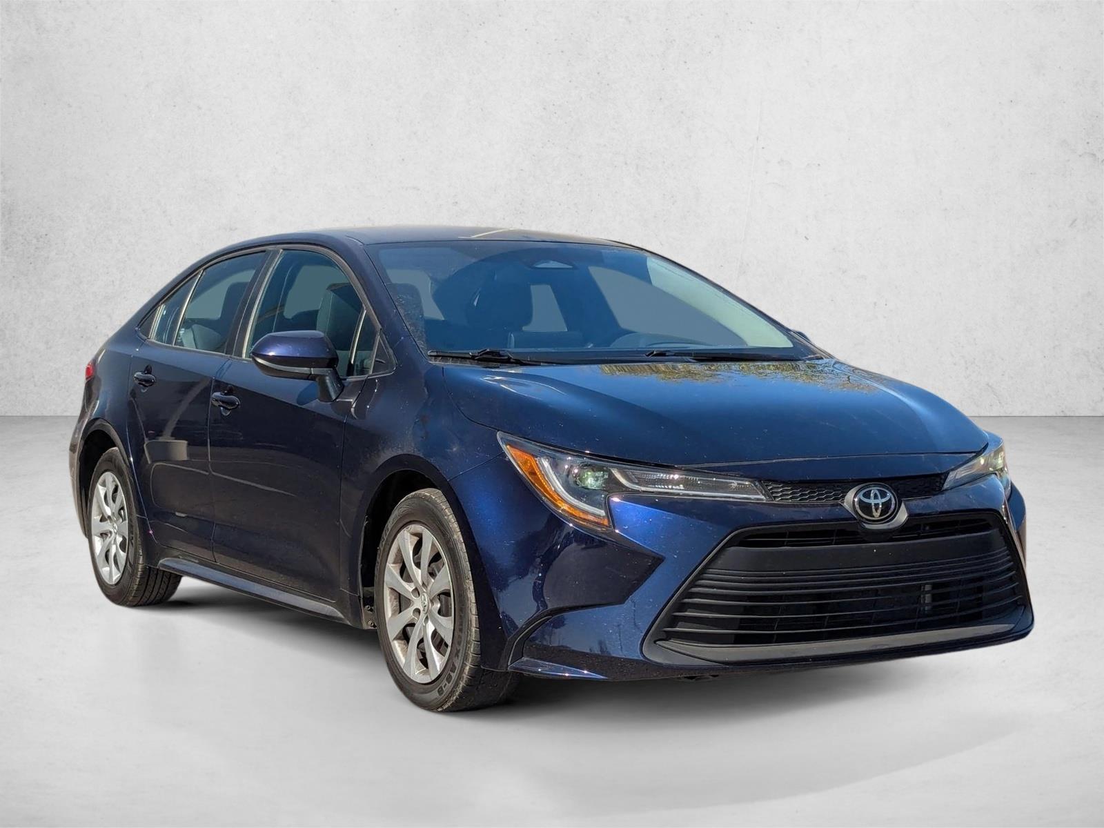 2023 Toyota Corolla LE photo 3