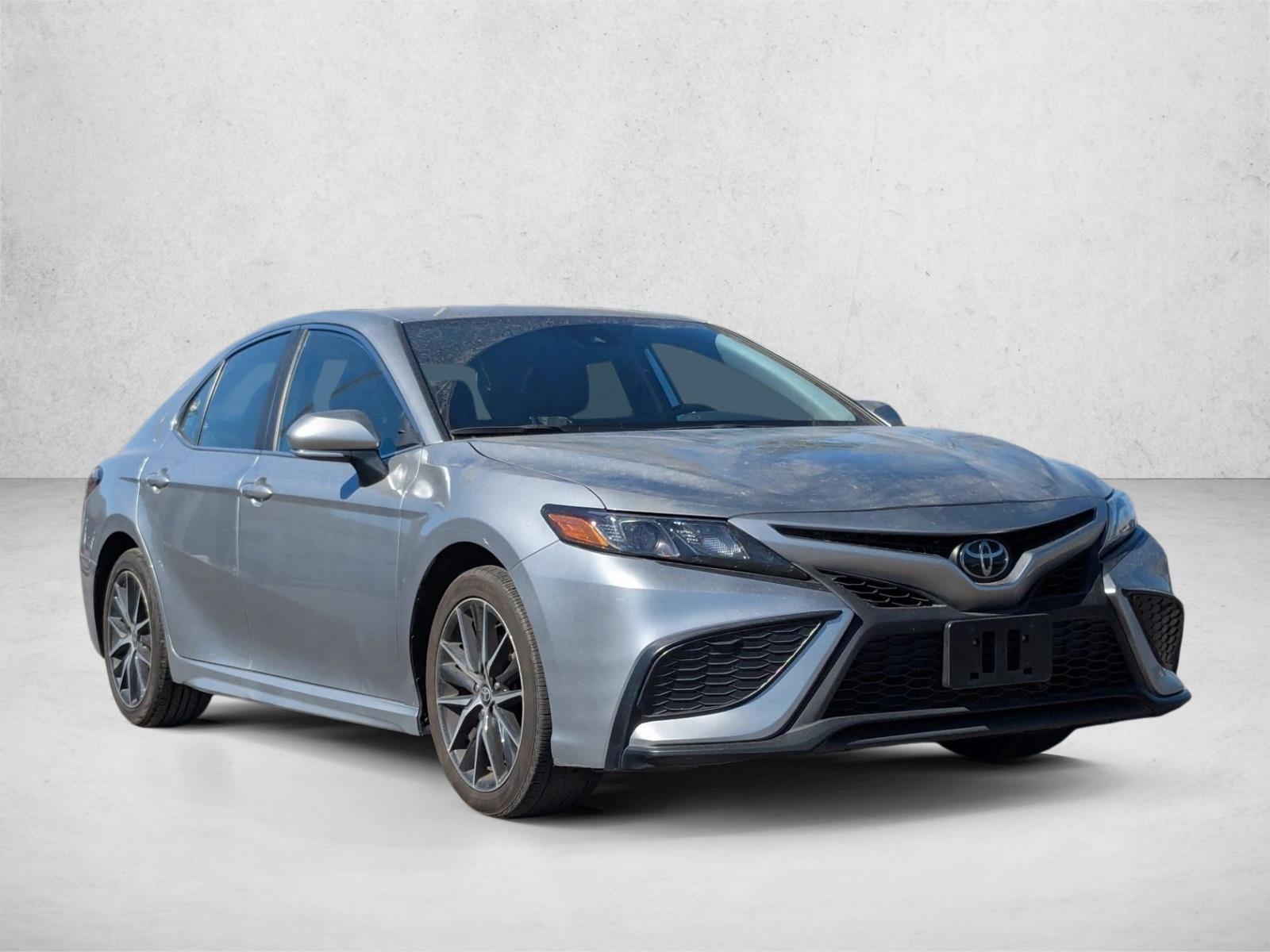 2024 Toyota Camry SE photo 3