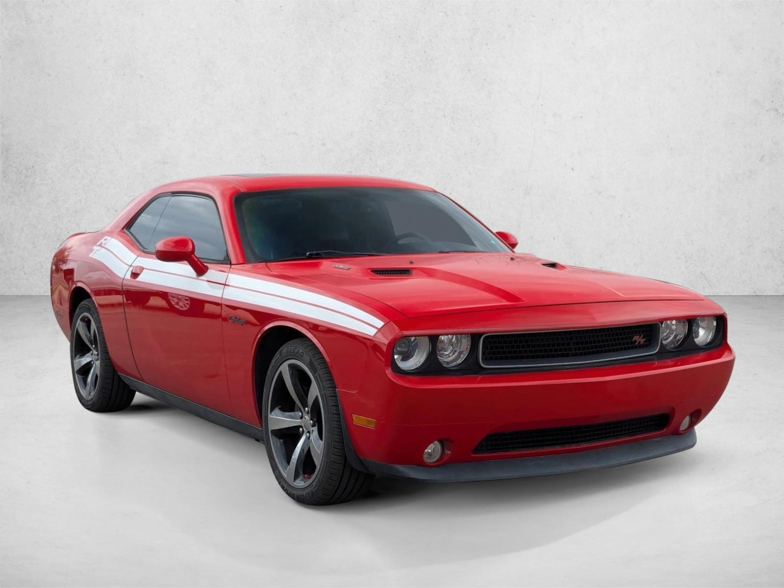 2014 Dodge Challenger R/T photo 3